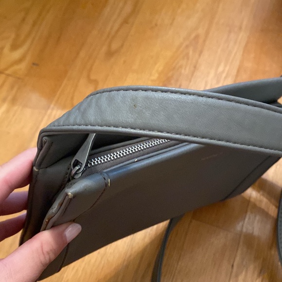 Grey matt & nat crossbody or shoulder bag - Picture 9 of 9